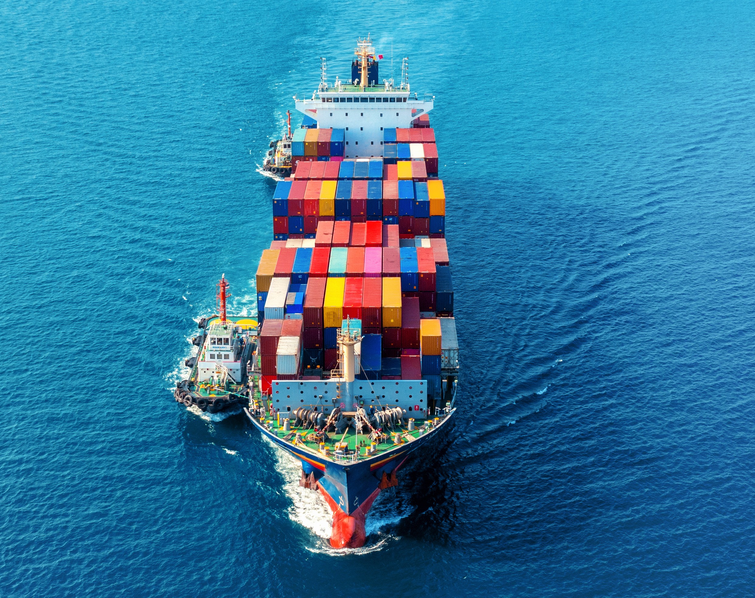 Shipping & Logistics at sea